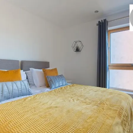 ✪leisure Stay✪relocation Or Business Stay✪1bed - Free Secure Parking Space Apartament *