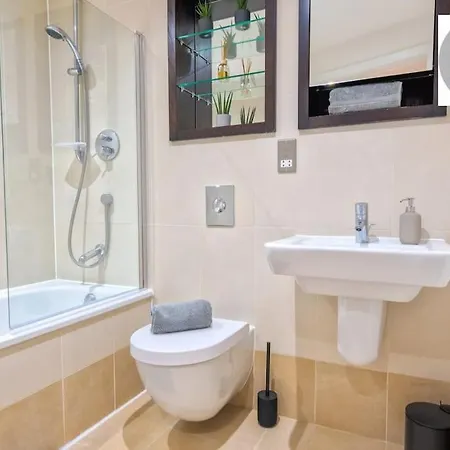Apartament ✪leisure Stay✪relocation Or Business Stay✪1bed - Free Secure Parking Space *