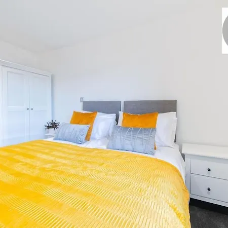 ✪leisure Stay✪relocation Or Business Stay✪1bed - Free Secure Parking Space Apartament