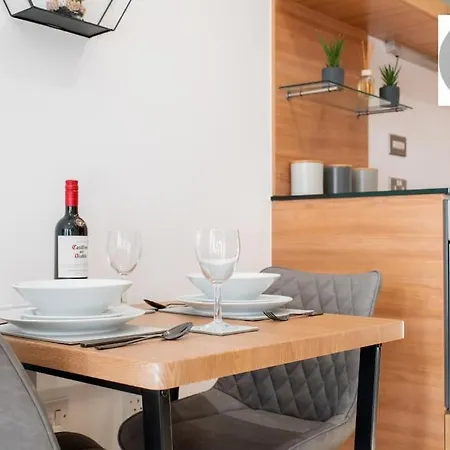Apartament ✪leisure Stay✪relocation Or Business Stay✪1bed - Free Secure Parking Space