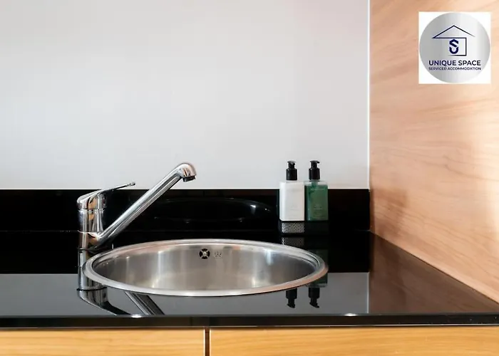 Apartment ✪leisure Stay✪relocation Or Business Stay✪1bed - Free Secure Parking Space *